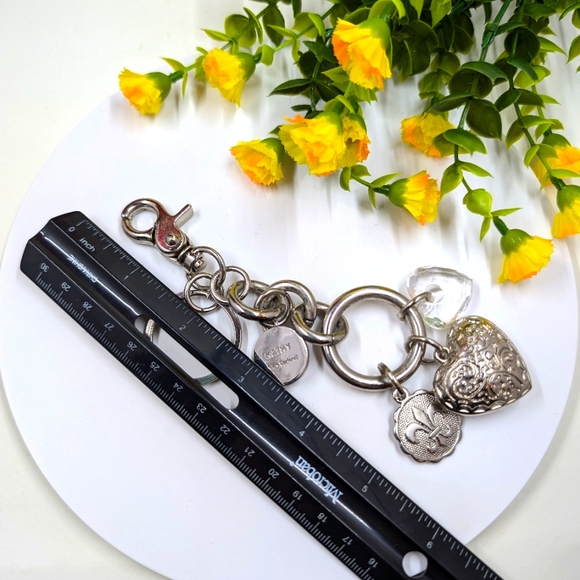 Kathy Von Zeeland Signed Designer Vintage Heart and Fleur de Lis Keychain - Picture 4 of 4